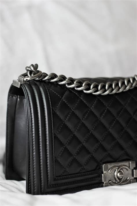 le boy bag chanel inside